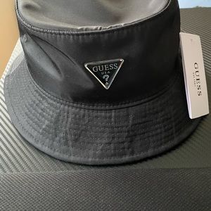 GUESS Bucket Hat